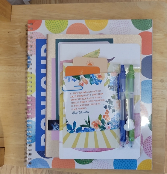 journals, notebooks, writing tools & cards - Picture 6 of 15